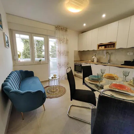 Nearby & Palace Apartamento