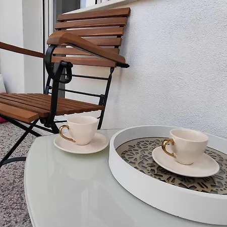 Διαμέρισμα Nearby & Palace *