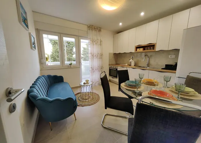 Nearby & Palace Apartamento